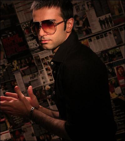 اشراق  به نام من هستم